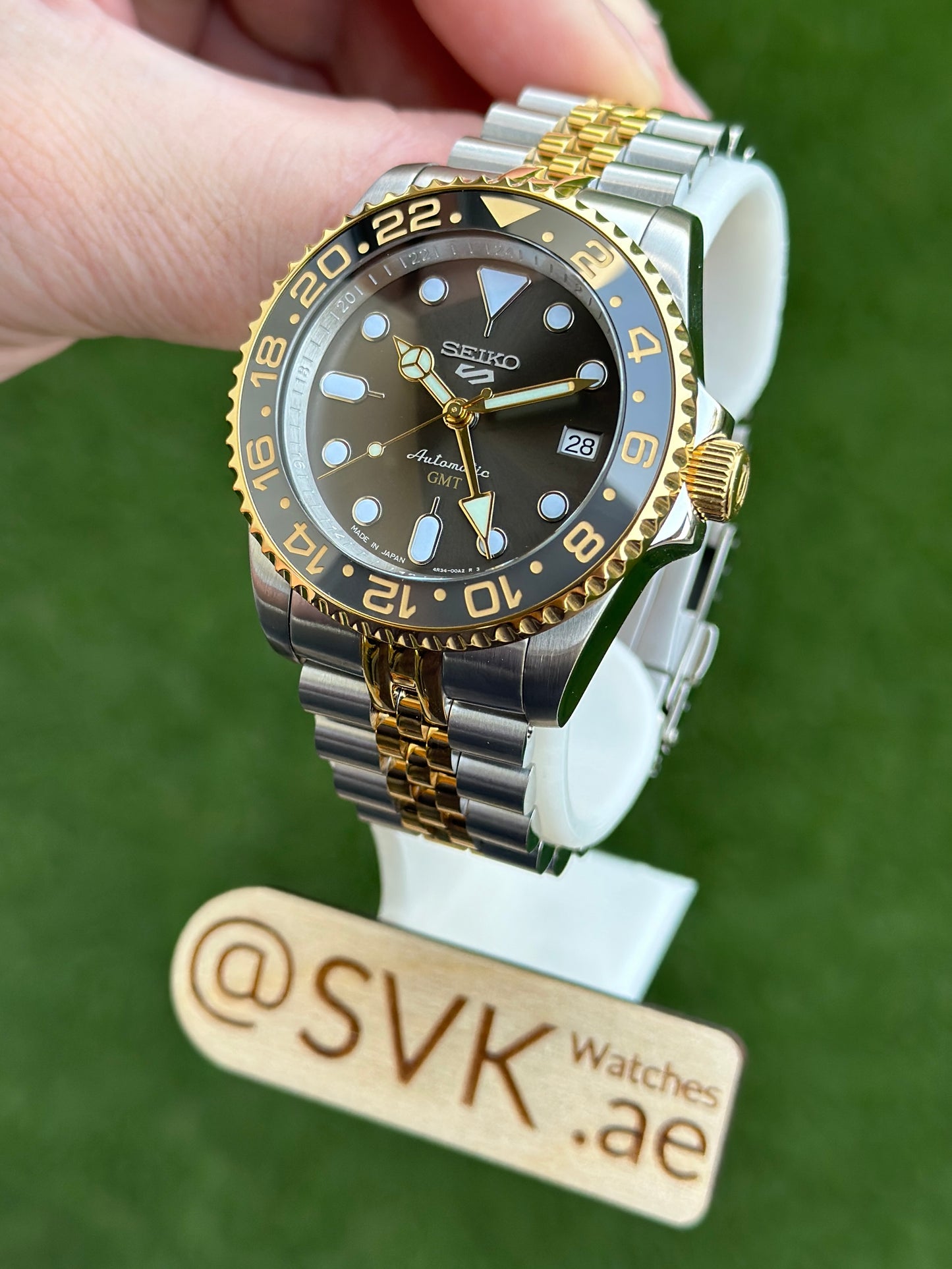 SSK021 Grey & Gold Guinness GMT