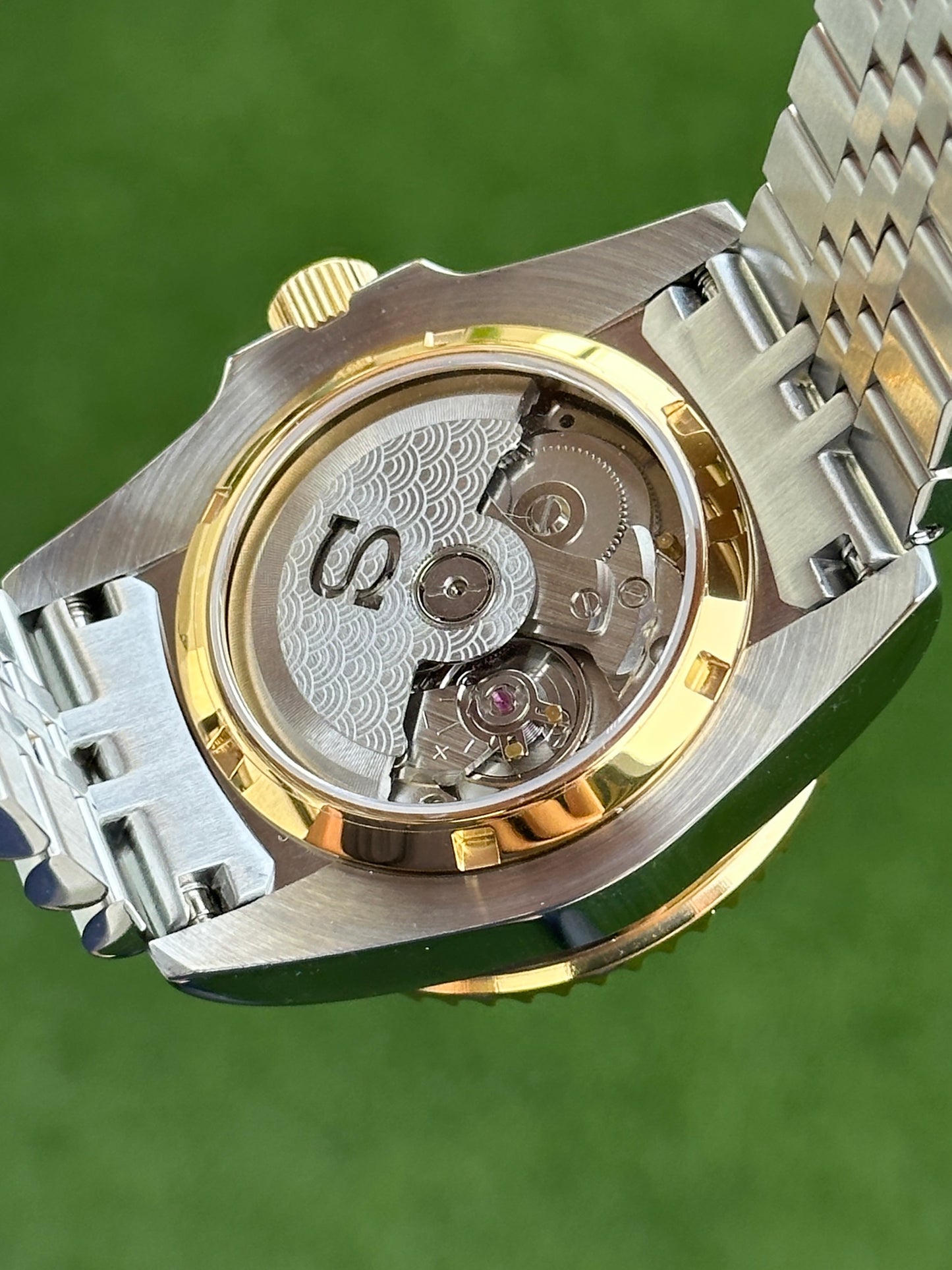 SSK021 Grey & Gold Guinness GMT