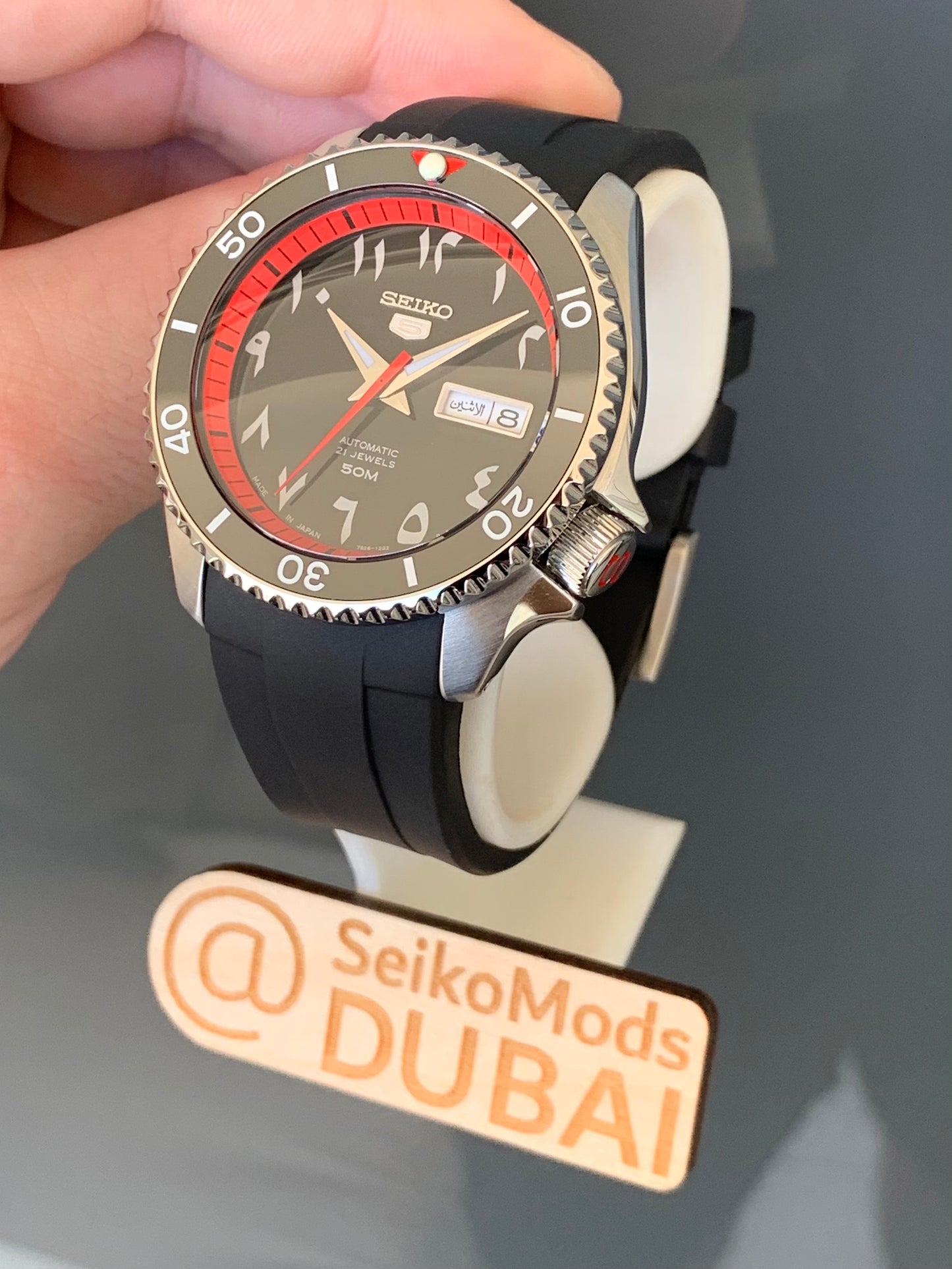 SNKP21 Arabic Diver Black/Red (Built to Order)